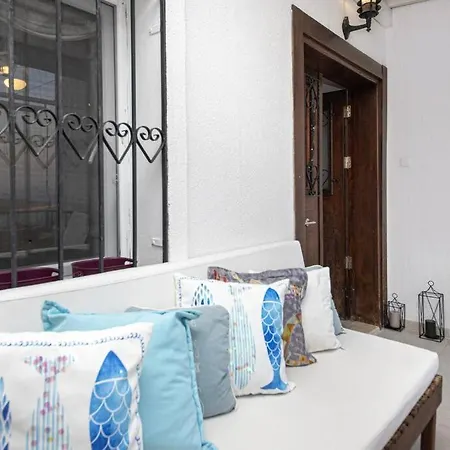 Amazing Triplex Fantastic Sea View In Turkbuku 度假居 *