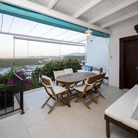 Amazing Triplex Fantastic Sea View In Turkbuku 度假居 博德鲁姆